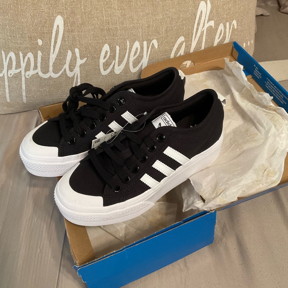 Platform adidas